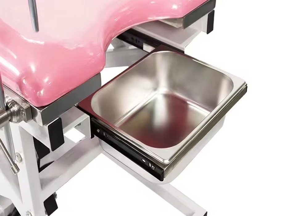 YGP01 Letto ginecologico per parto elettrico